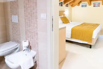 Bagno di Hotel Autoespresso Venice - Atika & Atif