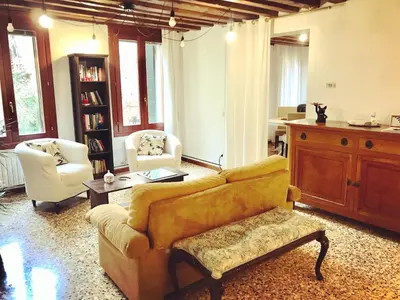 Area soggiorno di Venice and Venice Apartments - private rooms in shared apartment