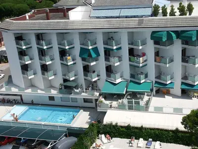 Piscina di Apartments in Lido di Jesolo 25354 o nelle vicinanze