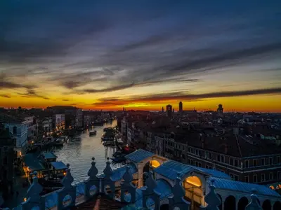 Alba o tramonto visti dall'interno dell'appartamento o dai dintorni