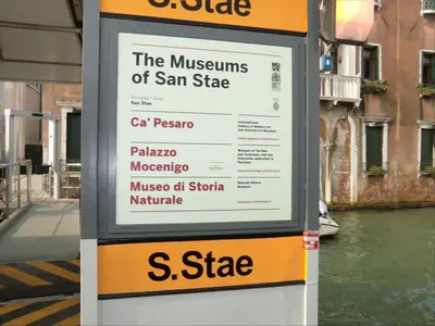 Certificato, attestato, insegna o altro documento esposto da Canal Tron