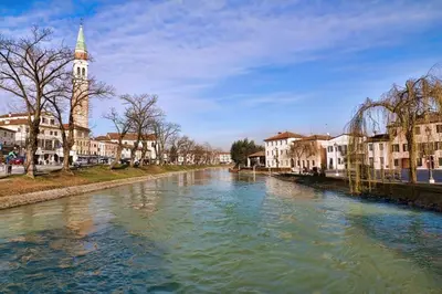 Vista sul fiume nelle vicinanze dell'appartamento