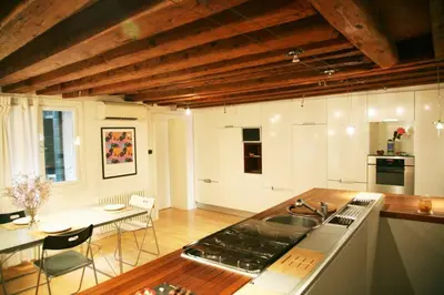 Cucina o angolo cottura di Bellissimo appartamento in Palazzo Storico