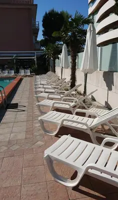 Piscina di HOTEL D'ANNUNZIO o nelle vicinanze
