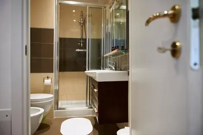 Bagno di Appartamento Flaminia 30 metri dal mare