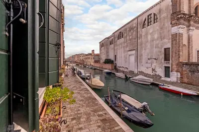 Vista sul fiume nelle vicinanze della villa