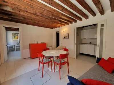 Cucina o angolo cottura di Veneziacentopercento Ca' Riello Apartment