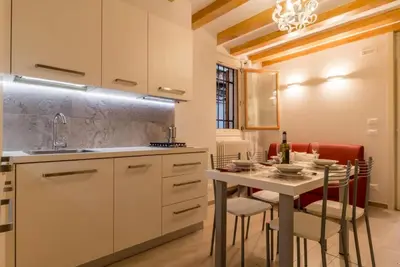Cucina o angolo cottura di Veneziacentopercento Arco Apartment