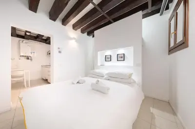 Letto o letti in una camera di Venice Venezia ,GHETTO,BIENNALE, Campo Maddalena