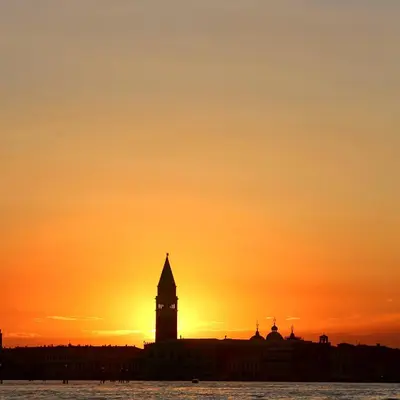 Alba o tramonto visti dall'interno dell'appartamento o dai dintorni