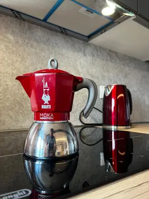 Set per la preparazione di tè e caffè presso MORI 1 CON BELLA VISTA NUOVO APPARTAMENTO