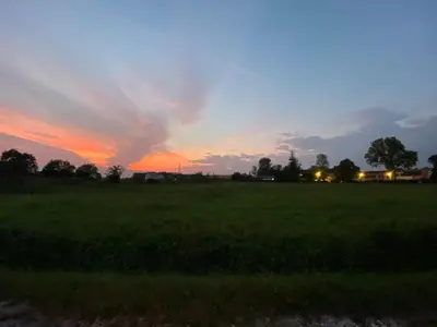 Alba o tramonto visti dall'interno del bed & breakfast o dai dintorni