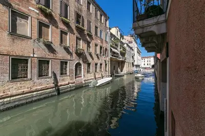Vista sul fiume nelle vicinanze dell'appartamento