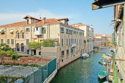 Vista sul fiume nelle vicinanze dell'appartamento