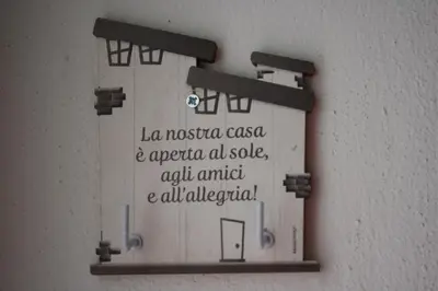 Certificato, attestato, insegna o altro documento esposto da VILLA COLLE