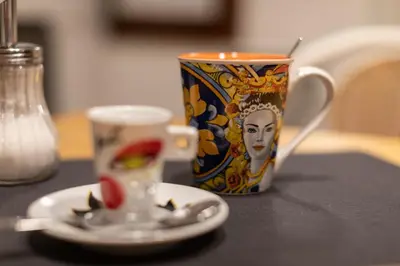 Set per la preparazione di tè e caffè presso 