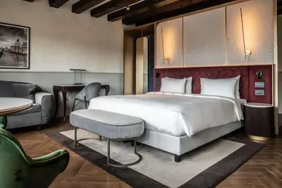 Letto o letti in una camera di Radisson Collection Hotel, Palazzo Nani Venice