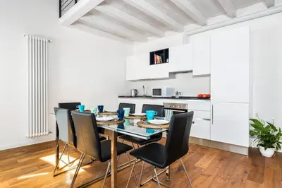 Cucina o angolo cottura di Guggenheim Luxury Suites By Bricola Apartments