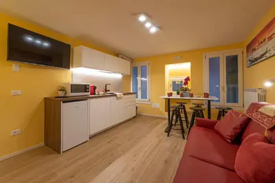 Cucina o angolo cottura di NINA VENICE APARTMENT