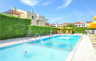 Piscina di Cozy Apartment In Cavallino-Treporti o nelle vicinanze