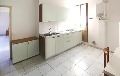 Cucina o angolo cottura di Lovely Apartment In Rosolina Mare