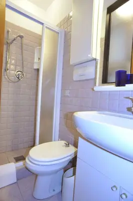 Bagno di Monolocale luminosissimo