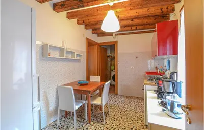 Cucina o angolo cottura di Lovely Apartment In Venezia With Wifi
