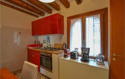 Cucina o angolo cottura di Lovely Apartment In Venezia With Wifi