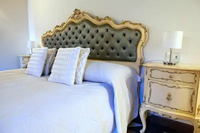 Letto o letti in una camera di Ca Spada 2 Bedrooms & 2 Bathrooms Venice Apartment