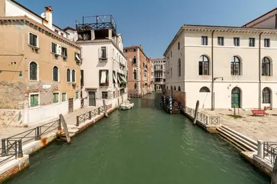 Vista sul fiume nelle vicinanze dell'appartamento