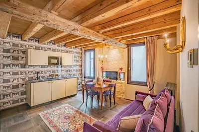 Cucina o angolo cottura di Corte Rubbi 8 Luxury Two-bedroom Apartment -Dimora Italia -
