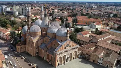 Vista generica su Selvazzano Dentro o vista sulla città dall'interno dell'appartamento