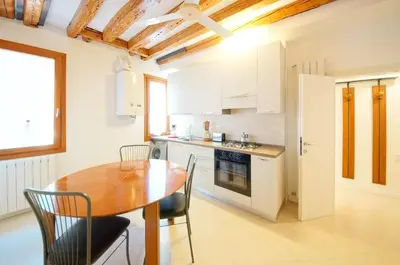 Cucina o angolo cottura di DolceVita Apartments N 489 San Marco