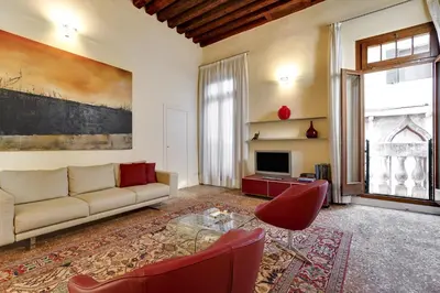 Area soggiorno di Ca’ Amalia San Marco Venetian Apartment M027042932