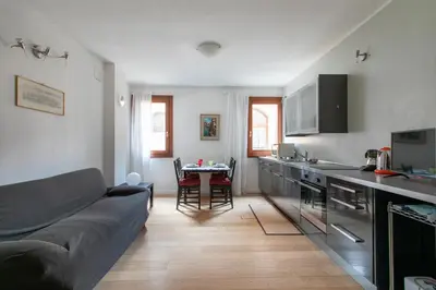 Area soggiorno di Venice Lance with Lift, 2 minutes walk from the train station
