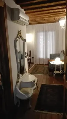 Bagno di Mini Contrà Pescherie