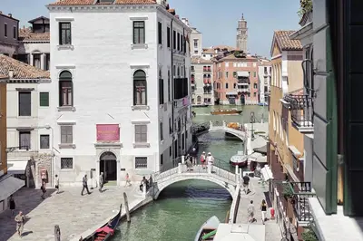 Vista generica su Venezia o vista sulla città dall'interno dell'hotel