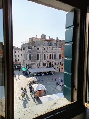 Vista generica su Venezia o vista sulla città dall'interno dell'hotel
