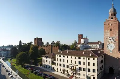 Vista generica su Fanzolo o vista sulla città dall'interno dell'appartamento