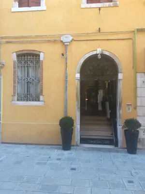 Facciata o entrata di Hotel Agli Artisti