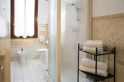 Bagno di Corte Canal Venice