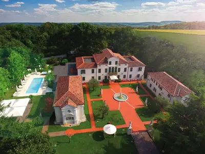 Piscina di Park Hotel Villa Fiorita o nelle vicinanze
