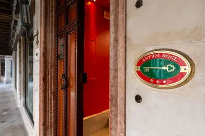 Certificato, attestato, insegna o altro documento esposto da Hotel Antico Doge - a Member of Elizabeth Hotel Group