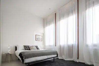 Letto o letti in una camera di Design Apartment with Balcony on the Grand Canal R&R