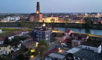 Vista generica su Cavarzere o vista sulla città dall'interno dell'hotel