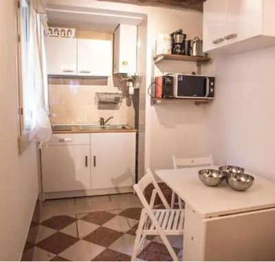 Cucina o angolo cottura di SALAMON GUEST HOUSE