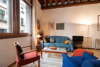 Area soggiorno di Cà Paola Cozy Venice Apartment