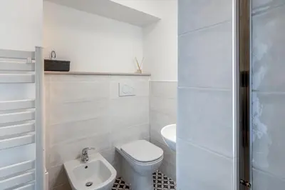 Bagno di GuestHost - Family & Friends Rooms with shared bathroom