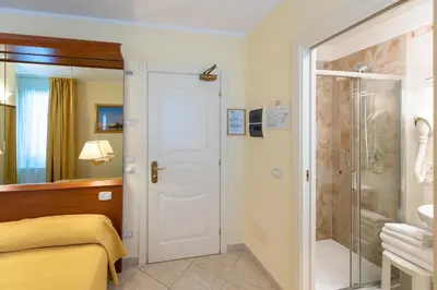 Bagno di Hotel Ambasciata Venice - Atika & Atif
