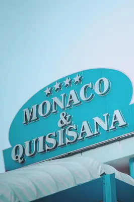 Certificato, attestato, insegna o altro documento esposto da Hotel Monaco & Quisisana